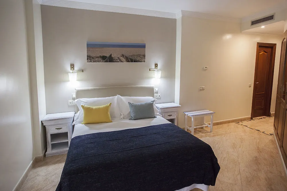 Hotel Playa Del Carmen Barbate 2*,